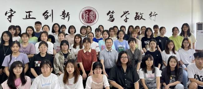 学生团队合照